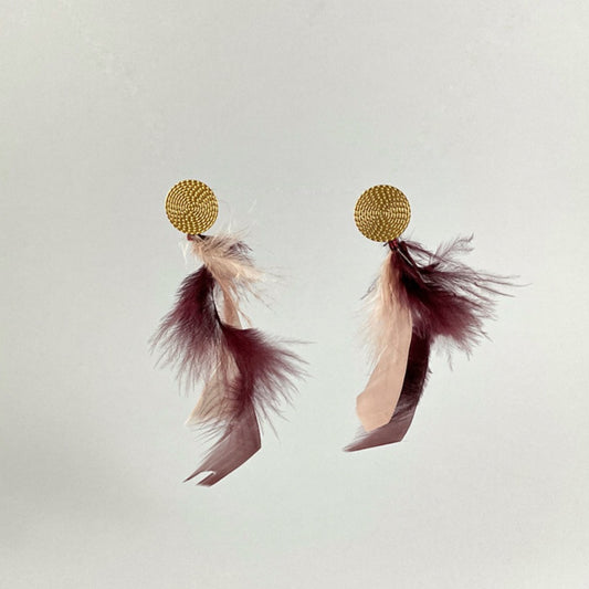 Pendientes Platos labrados y plumas