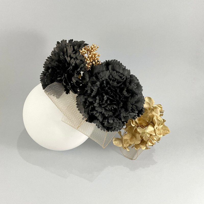 Ramillete de claveles y hortensias con tul - Imagen 2